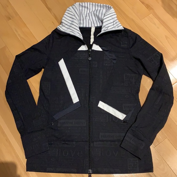 lululemon athletica Jackets & Blazers - 🌟HostPick🌟 VEUC Lululemon Stride Origami Logo Jacket - Size 8